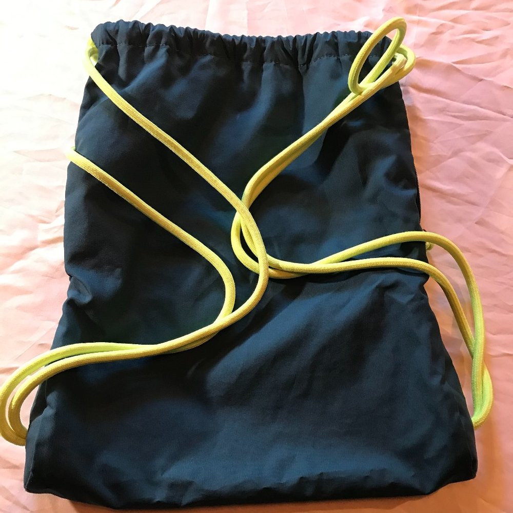 Nike Drawstring Back Bag With Unique Design - image 5